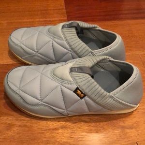 Teva Women’s Ember Moc Light Blue Size 8